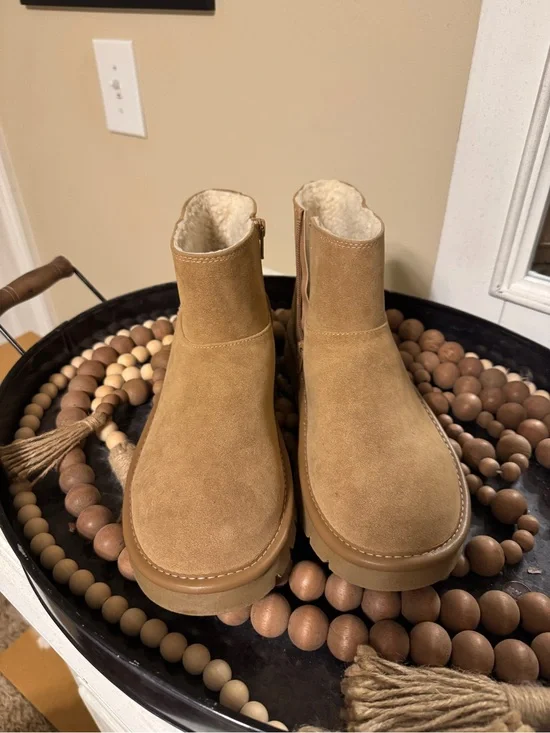 Universal Thread Women's May Suede Boots size 9 NWOT