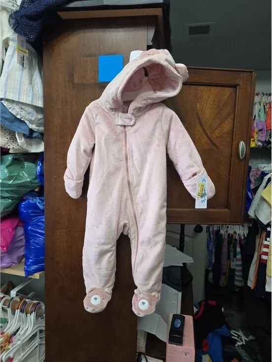 9m brand new pink snow suit from carter's item 27G2