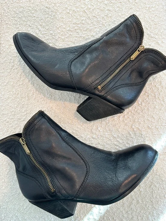Sam Edelman Black Leather Ankle Boots – Women’s Size 11