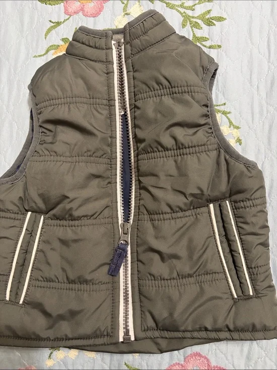 Carters Infant 12 month PreOwned Vest Excellent Shape