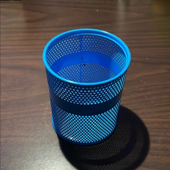 Blue Mesh Pen Holder