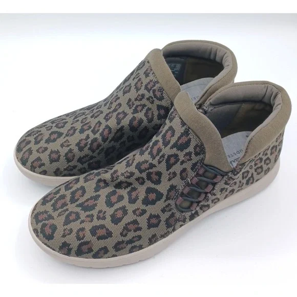 Clarks Womens Adella Pine Olive Black Leopard Ankle Boot Shoes Sneakers Size 8.5