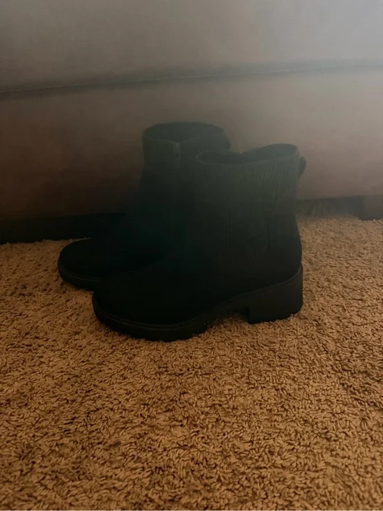 Women’s Black Chelsea Booties