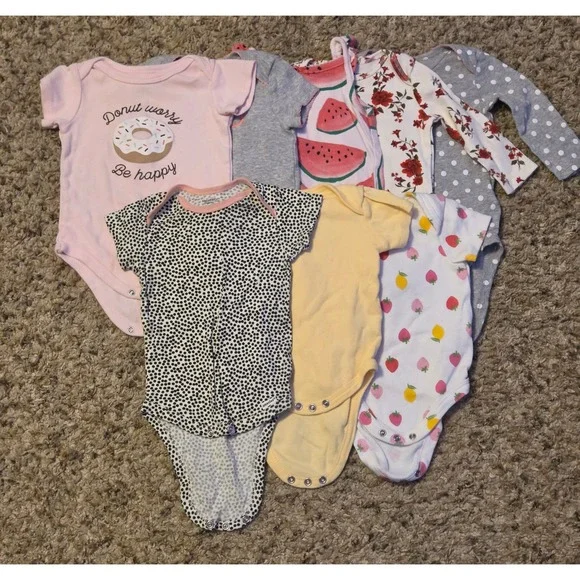 Bundle Of 8 Bodysuits Baby Size 3-6 Months Carters/Old Navy/Gerber