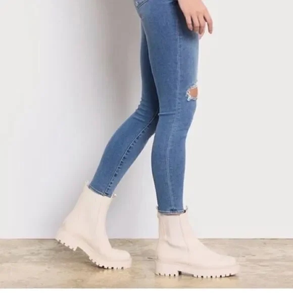 NEW Sam Edelman Women’s Laguna Boots Color Ivory $170