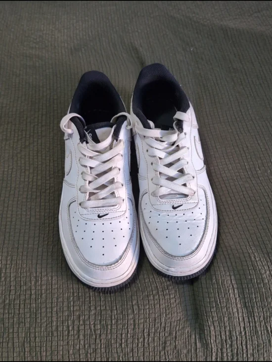 Nike Youth/5.5 Air Force Ones