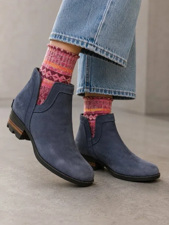 SOREL Women’s Lolla Cut‑Out Bootie in navy blue suede Booties Size 6 (B-1765)