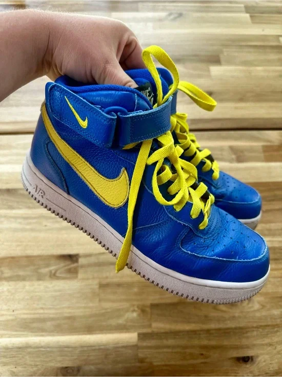 Nike Air Force 1 Mid '07 'Blue' Sneakers Blue with yellow Nike swoosh