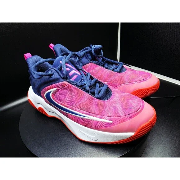 Nike Giannis immortality SIZE US 7 Women/ 5.5 Y