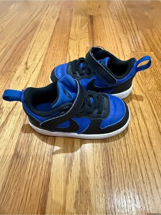 Nike Court Borough Low Recraft shoes in the Game Royal/Black/White colorway.