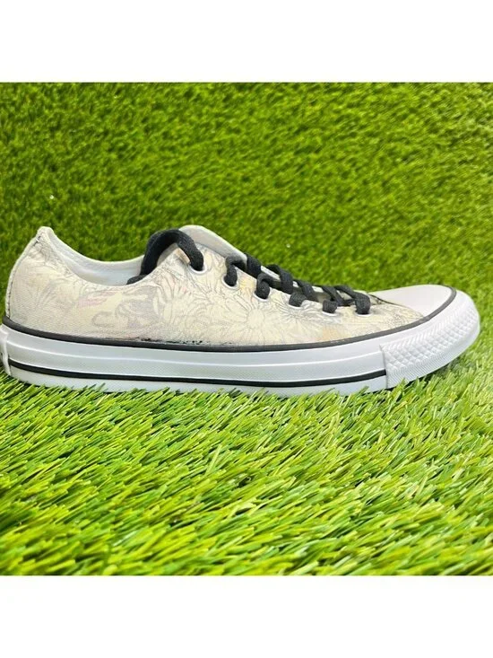 Converse Chuck Taylor All Star Womens Size 8 Beige White Athletic Shoes Sneakers
