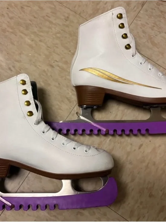 Lake Placid Cascade Recreation Figure Skates and Blade guard set, women's size 6