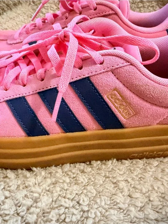 ⸻  Adidas Pink Suede Platform Sneakers Women’s Size 7