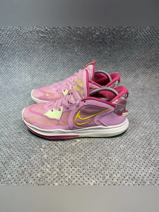 Nike Kyrie Low 5 Pink Basketball Shoes Size 9 Women’s
