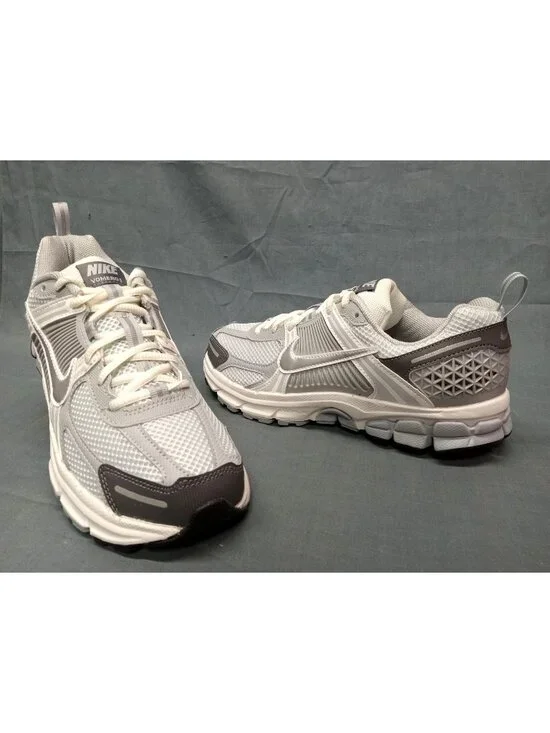 Nike Vomero 5 (GS) Sneakers Mesh Pure Platinum Silver Boys Size 6 NEW IN BOX!