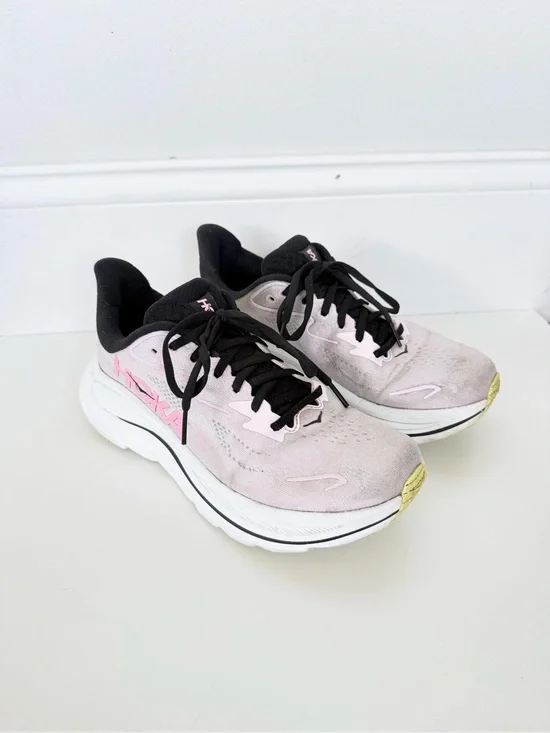 Hoka Clifton 10 Women's Pale Pink and Black Running Sneakers