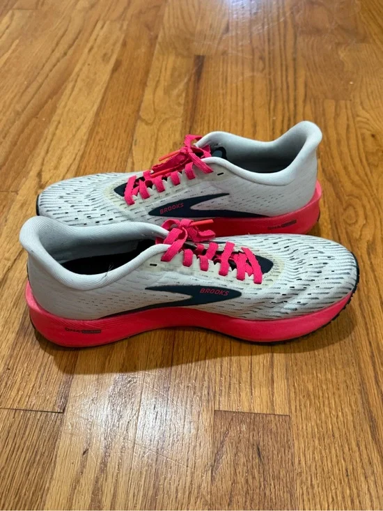 Womens Brooks Hyperion Tempo Gray Athletic Running Sneakers Shoes Size 9