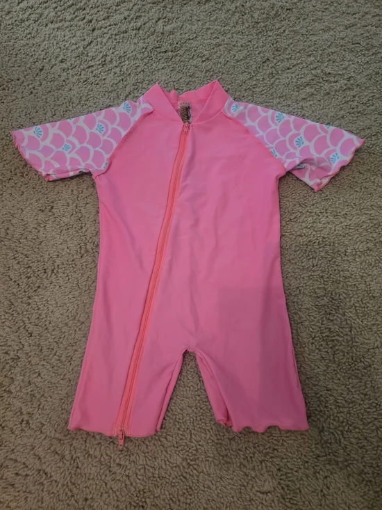 Girls Pink Short-Sleeve Zip-Front Rashguard Swim Suit