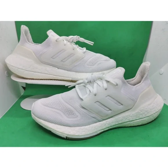 Adidas Ultraboost 22 Women's Cloud White/Cloud White/Crystal White Size  8