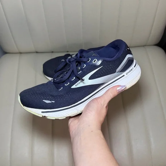 Brooks Women’s Running Shoes - Navy Blue and White 8
