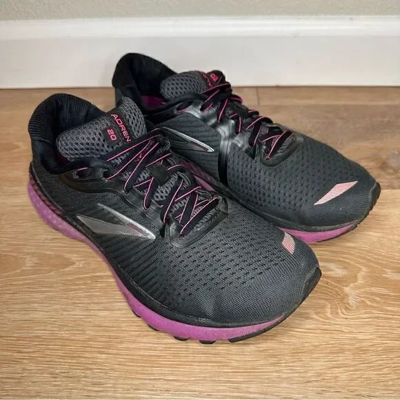 Brooks Adrenaline GTS 20 Black Running Shoes, Size 7.5