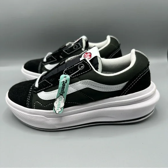 Vans Old Skool Overt Platform Skate Sneakers Women’s Size 6.5 Black White