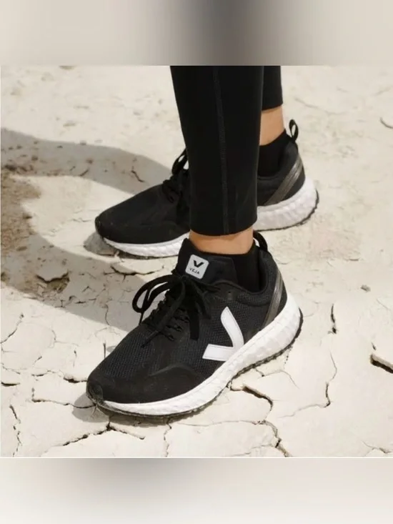 Veja Condor Black and White Women's Athletic Sneakers