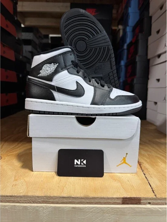 Wmns Air Jordan 1 Retro Mid 'Panda' DV0991-101 Size 10