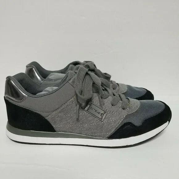 G by Guess‎ Jeryl2 Fashion Sneakers Light Gray, Size 9 US Women's Lace up