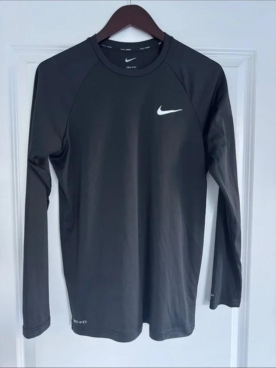New Kids Nike Black Long Sleeve Lightweight Moisture Wicking Shirt S