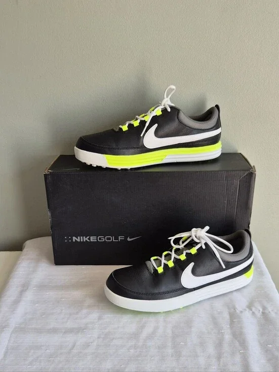 The VT Nike Junior Spikeless Golf Shoes Size 6Y