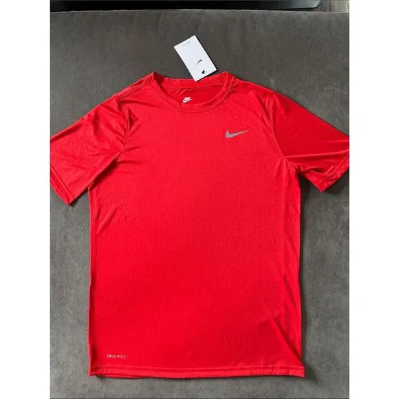 Nike Boys Red Short-Sleeve Dri-FIT Tee with Silver Swoosh 840178-657 Size XL NWT