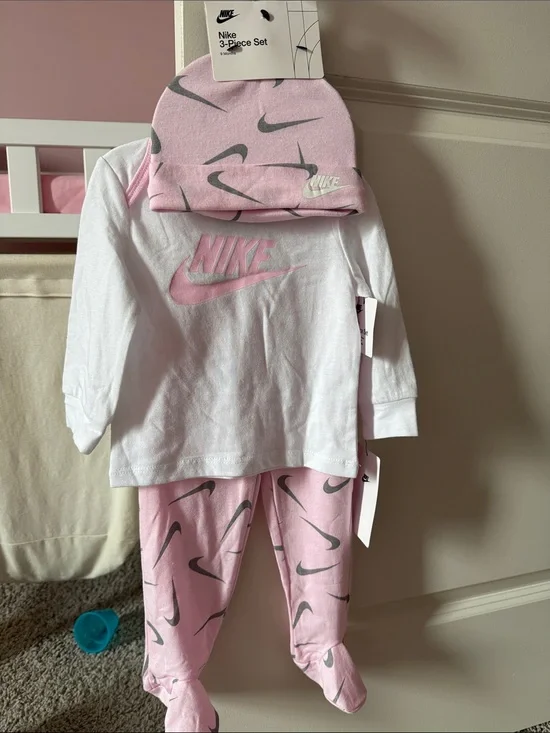 Nike Baby 3-Piece Set - Pink & White with Gray Swoosh