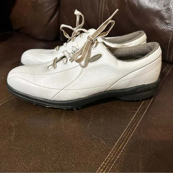 FootJoy Women's Size 9M All White Leather Extra Comfort Lace Golf Shoes‎ 98599