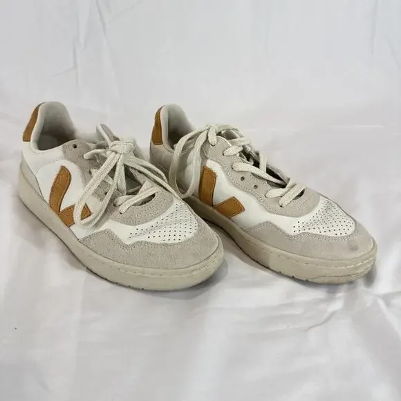 Veja V-10 Women's Sneakers Beige Suede Leather Upper Size: 8‎