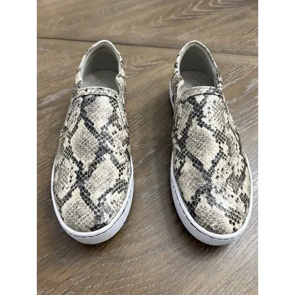 Clarks Women's Snake Print‎ Slip On Shoes Size 8.5