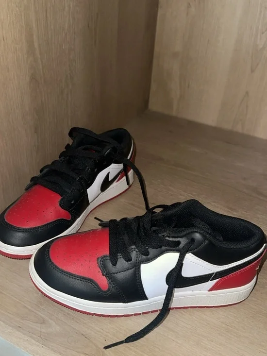 Nike Kids Sneakers Black White Red Low-Top