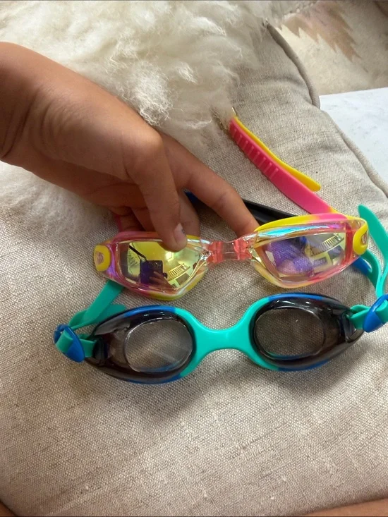 Kids Colorful Swim Goggles in Pink and Teal - Kid-Friendly Fit