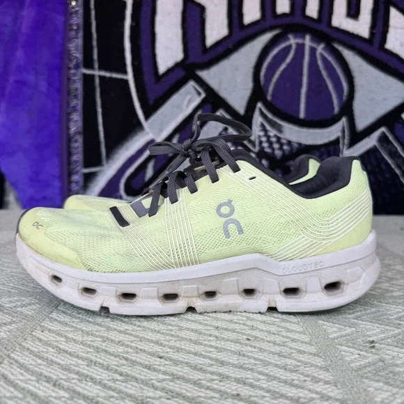 Size W9.5 - On Cloud‎ Cloudgo Running Shoes in Hay/Sand Women's