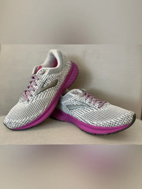 Brooks Women's Revel 3, specifically in the 