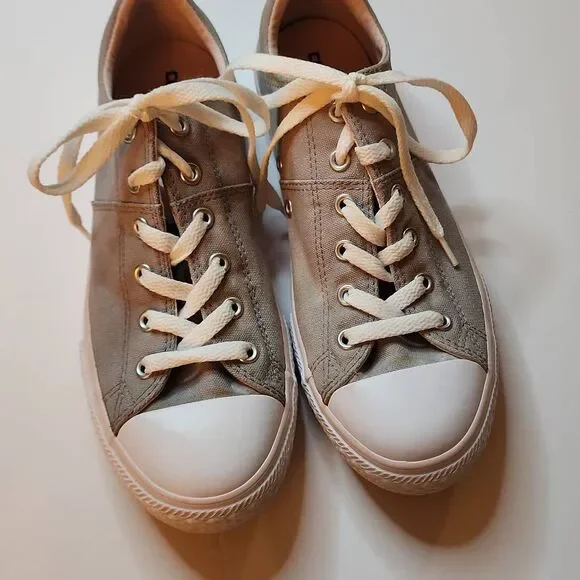Converse Chuck Taylor All Stars Madison Low Tops in Light Gray Junior's Size 5 W