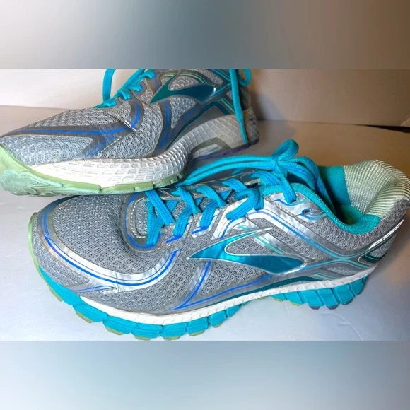 Brooks‎ Women's Size GTS 1202031D170 Running Shoes Gray Teal, 7.5