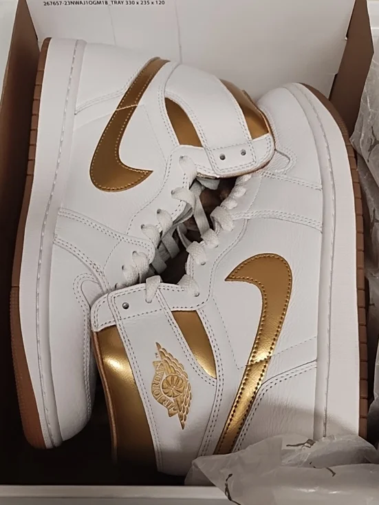 Jordan 1 Retro OG High| Size 11.5 (Women)/ 10 (Men) | Metallic Gold, White
