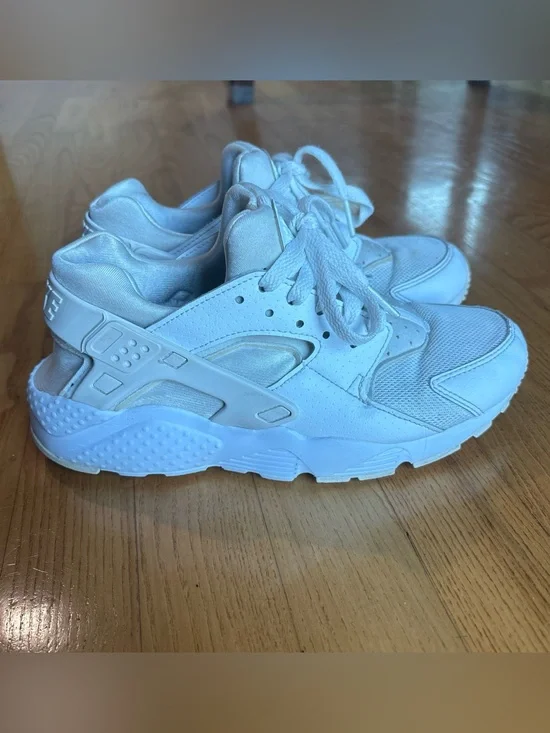 Nike Air Huarache Sneakers Shoes Triple White Limited Edition Big Kid Youth Sz 6