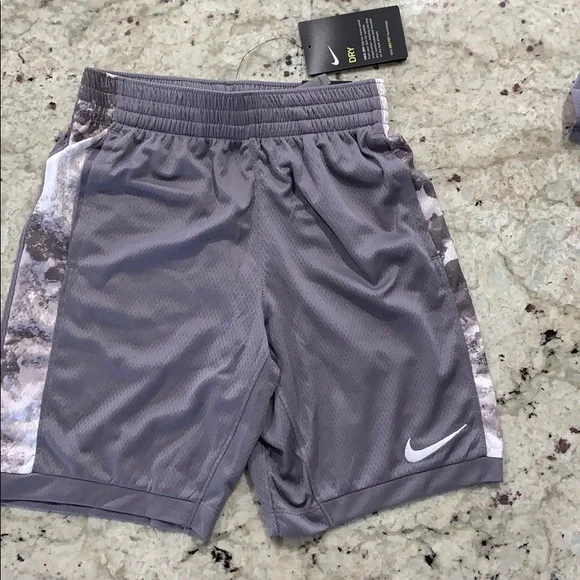 Boys Nike Training Shorts Medium Brand New