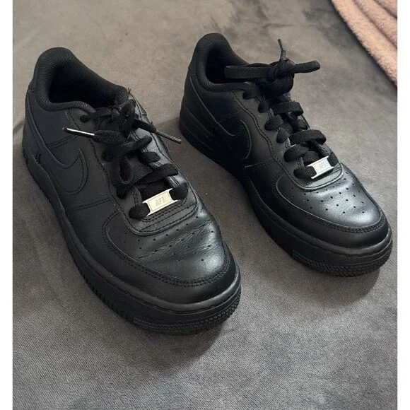 NIKE Air Force 1 LE (GS) Triple Black Shoes FV5951-001 Size 3 Youth NEW