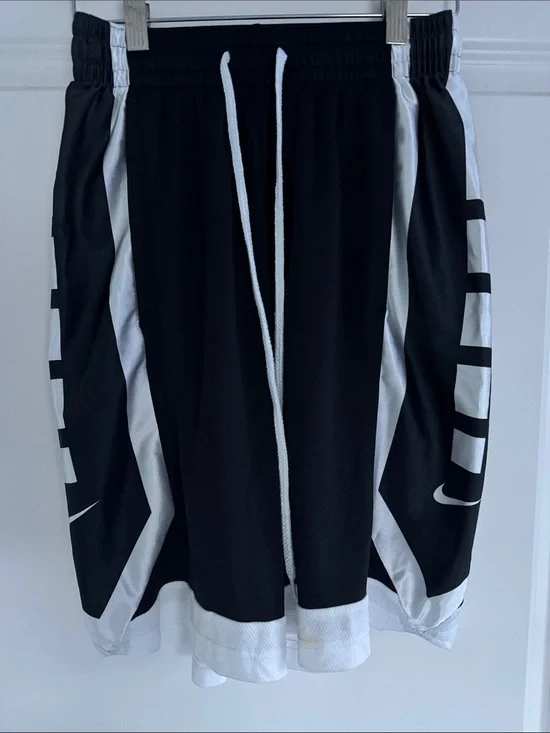 NWOT Kids Nike Jordan Regular Fit Black & White Elite Drawstring Shorts S