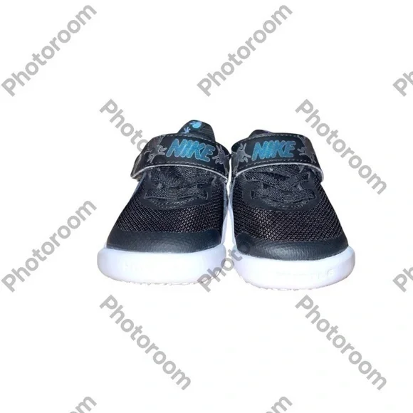 NWOT Nike Baby/toddler Team Hustle size  3C Black and blue.