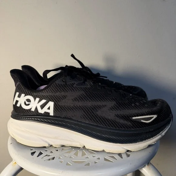 Size 10 B Women's HOKA Clifton 9 Running Shoes 1127896-BWHT Black/White