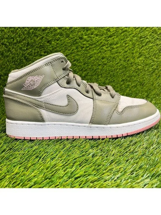Nike Air Jordan 1 Mid Girls Size 7Y Green White Athletic Leather Shoes Sneakers